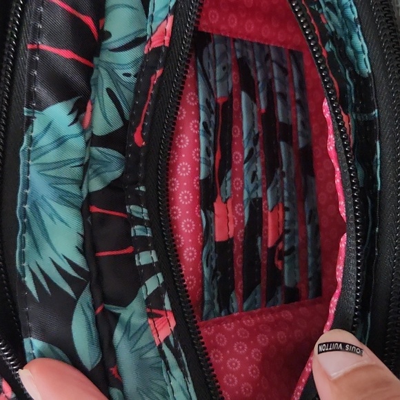 Lug Carousel Bag - Picture 4 of 7